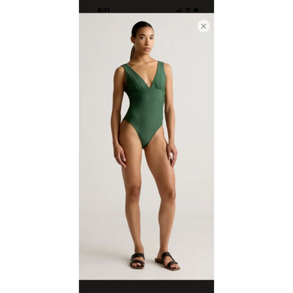 Quince Italian Plunge One Piece Women's Swimsuit Size Medium SPF Palm NWT